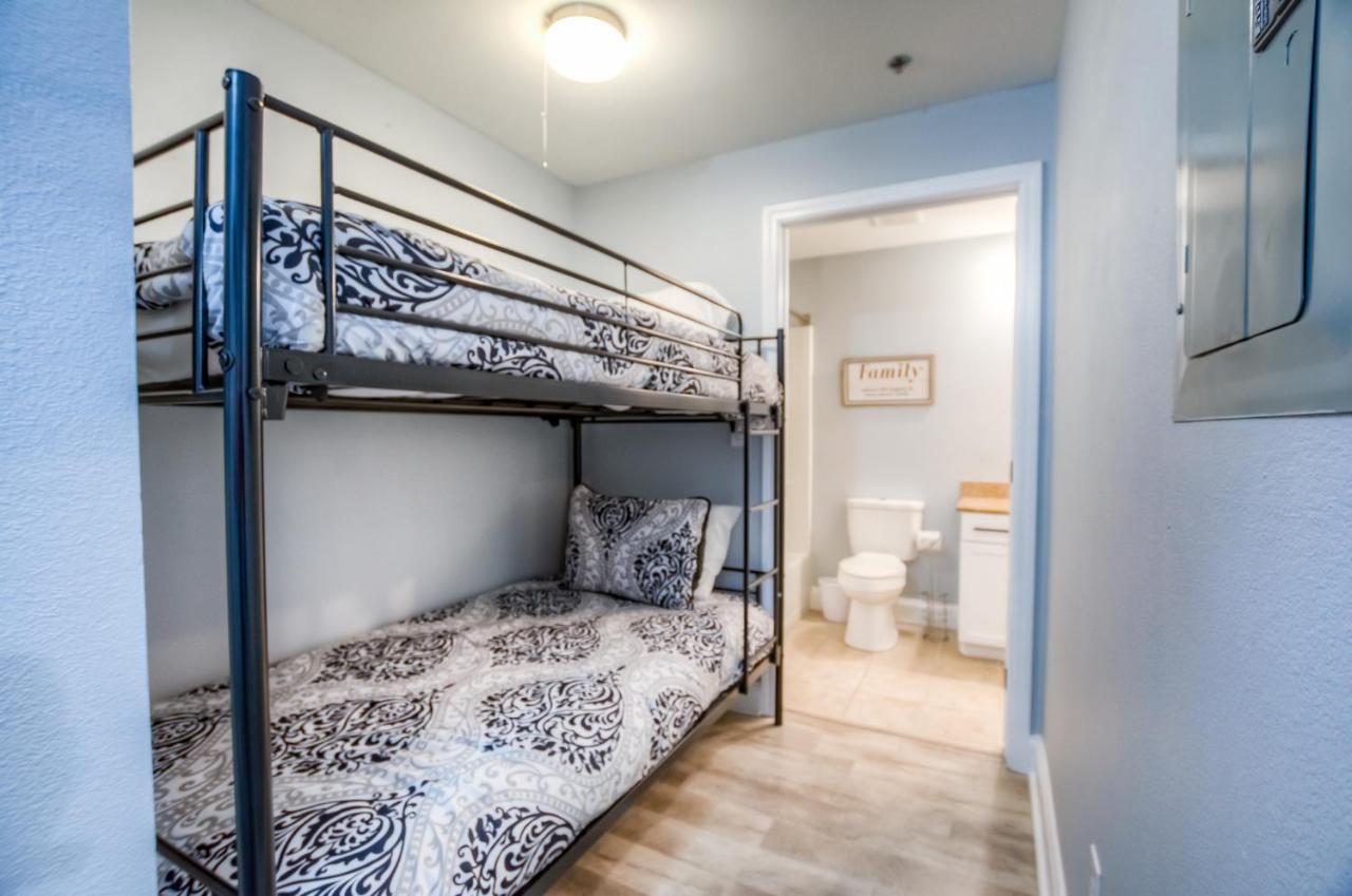 Holiday home Brand New! Laketown Wharf 633! Amazing 3 Bd, Great Location, And Awesome Amenities!