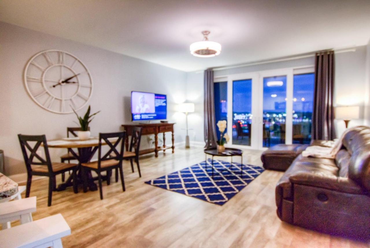Brand New! Laketown Wharf 633! Amazing 3 Bd, Great Location, And Awesome Amenities!