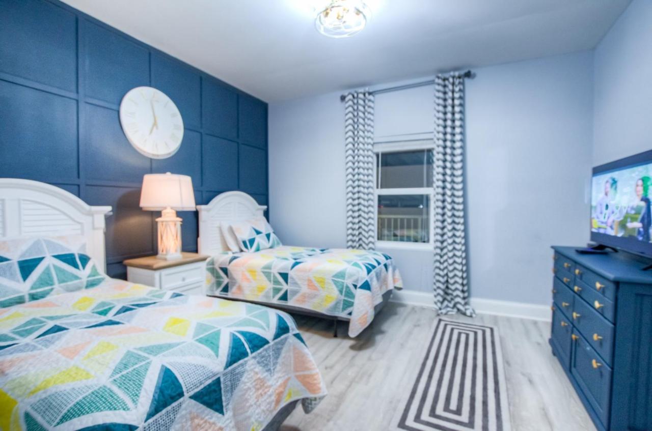 Brand New! Laketown Wharf 633! Amazing 3 Bd, Great Location, And Awesome Amenities!