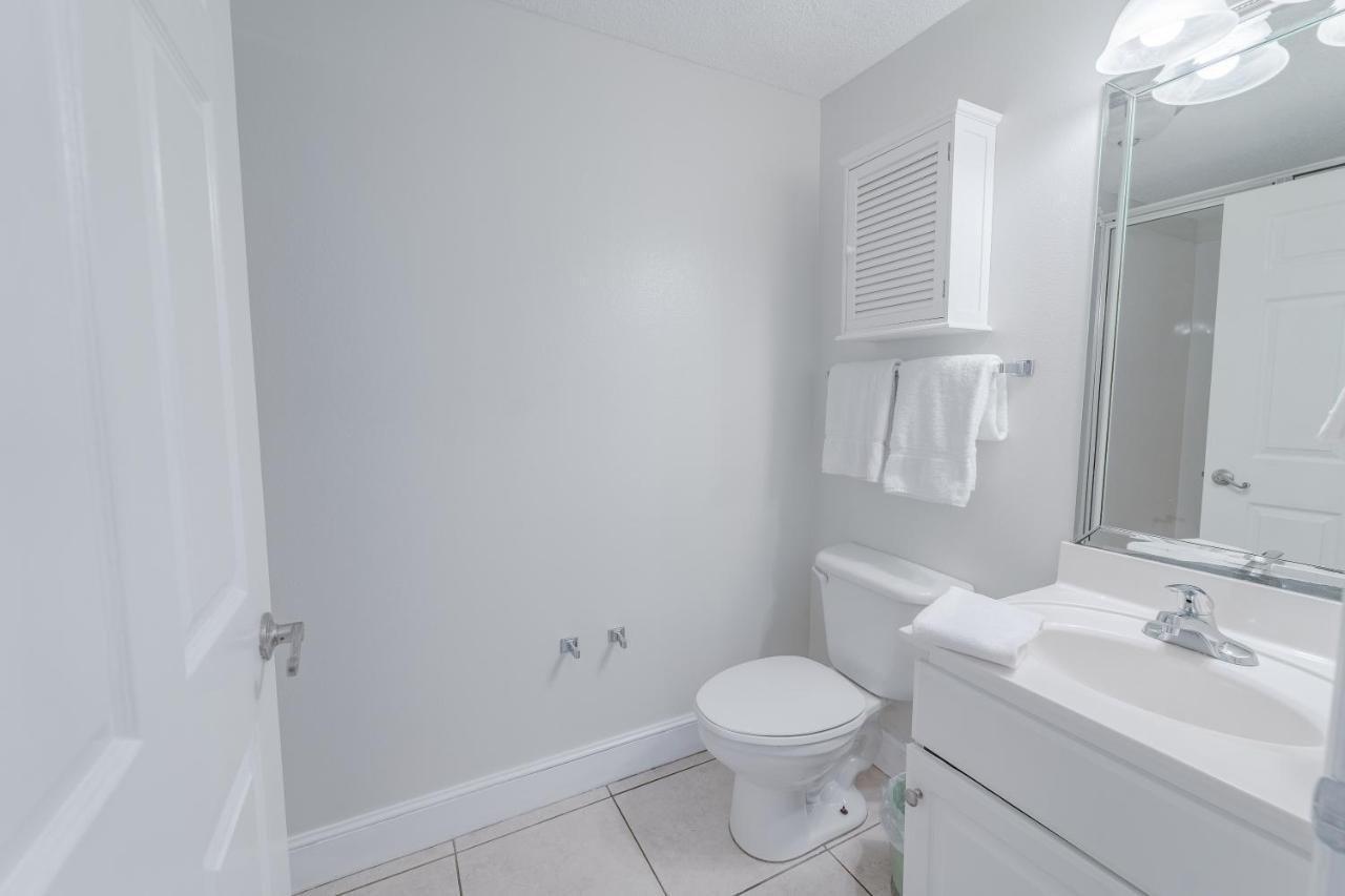Majestic 1708 West - Tower I, Studio, Sleeps 4, Beachfront *
