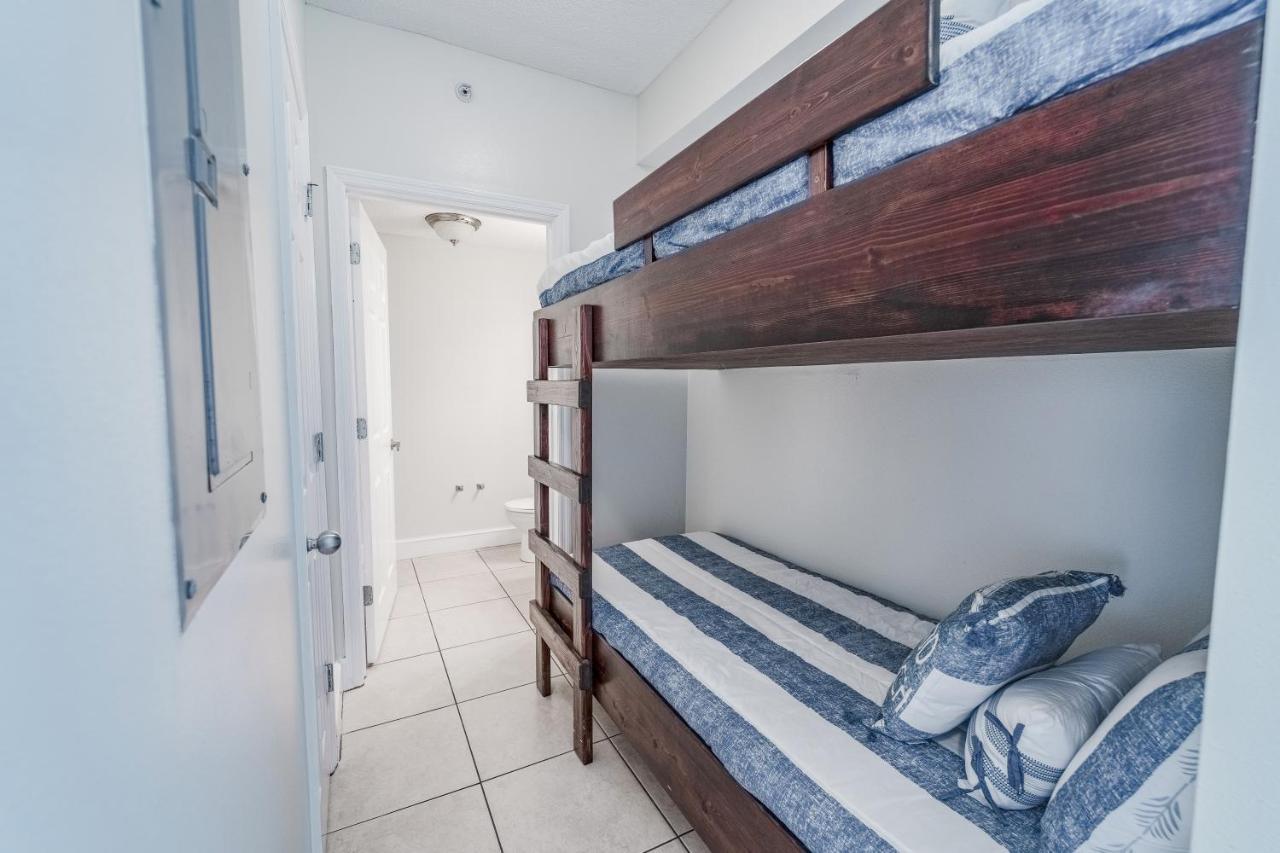 Apartment Majestic 1708 West - Tower I, Studio, Sleeps 4, Beachfront Panama City Beach