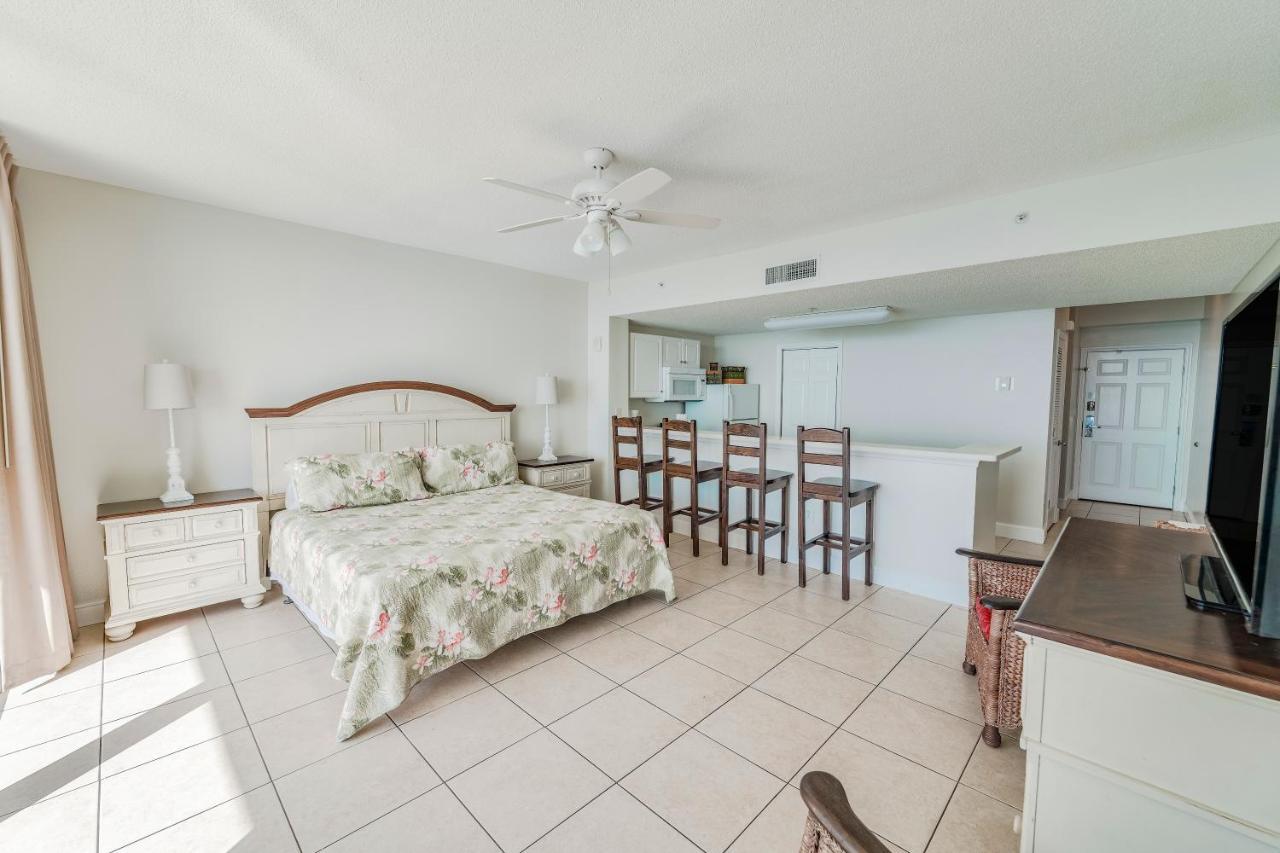 Majestic 1708 West - Tower I, Studio, Sleeps 4, Beachfront