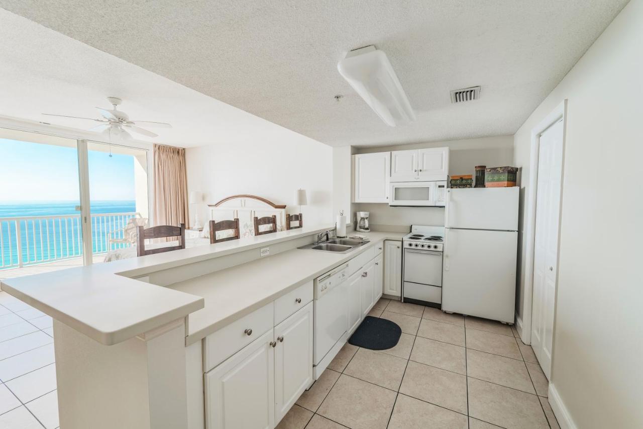 Majestic 1708 West - Tower I, Studio, Sleeps 4, Beachfront Apartment