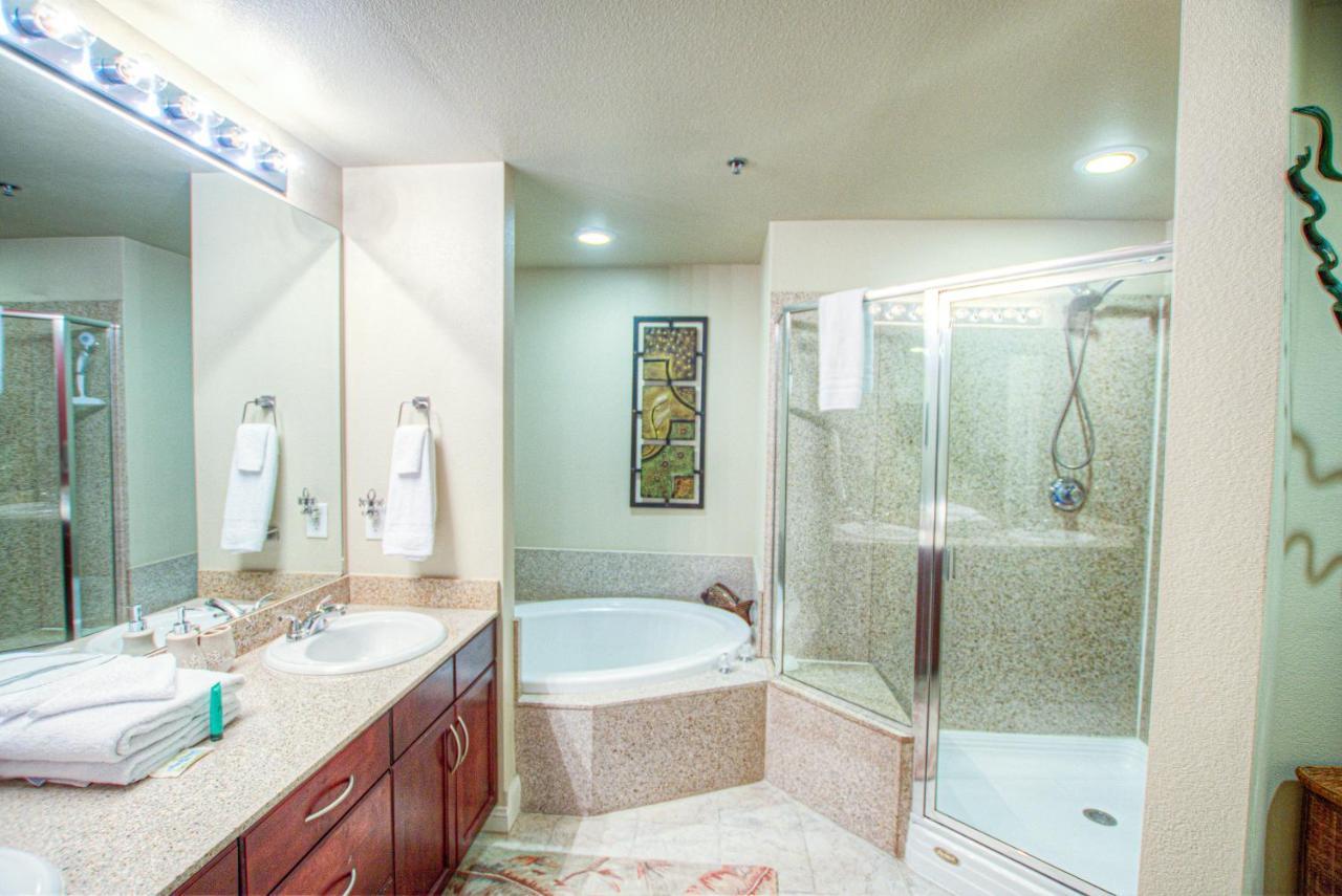 Laketown 232 - 2 Bd, Light Show From Balcony, Fantastic Amenities * Panama City Beach