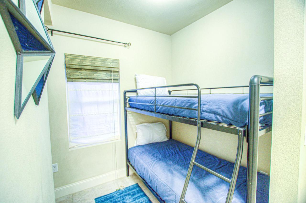 Laketown 232 - 2 Bd, Light Show From Balcony, Fantastic Amenities Holiday home