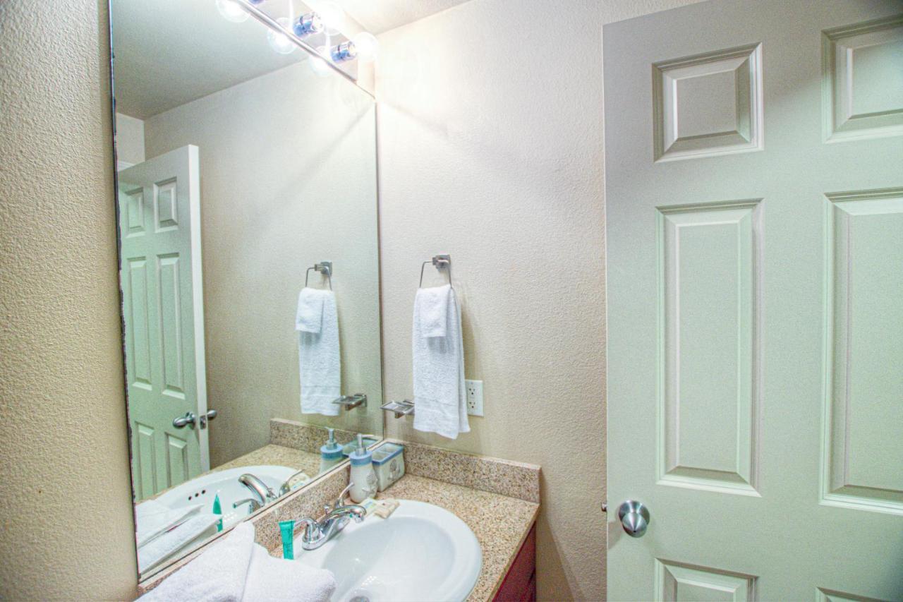 Laketown 232 - 2 Bd, Light Show From Balcony, Fantastic Amenities