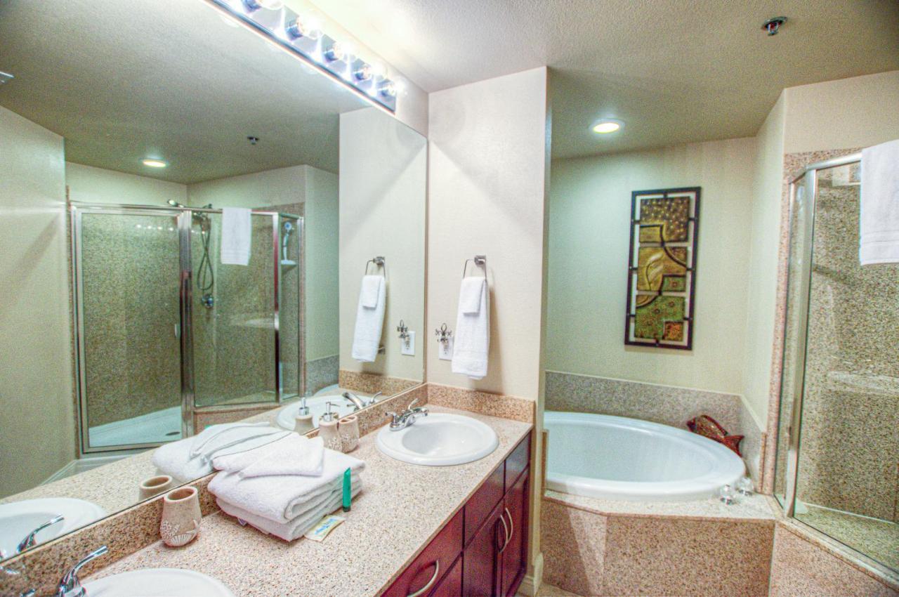 Laketown 232 - 2 Bd, Light Show From Balcony, Fantastic Amenities Holiday home *