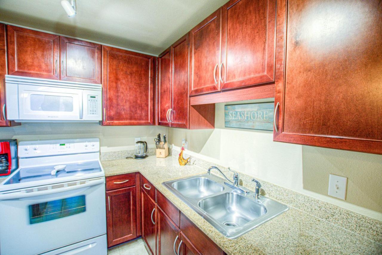 Laketown 232 - 2 Bd, Light Show From Balcony, Fantastic Amenities * Panama City Beach