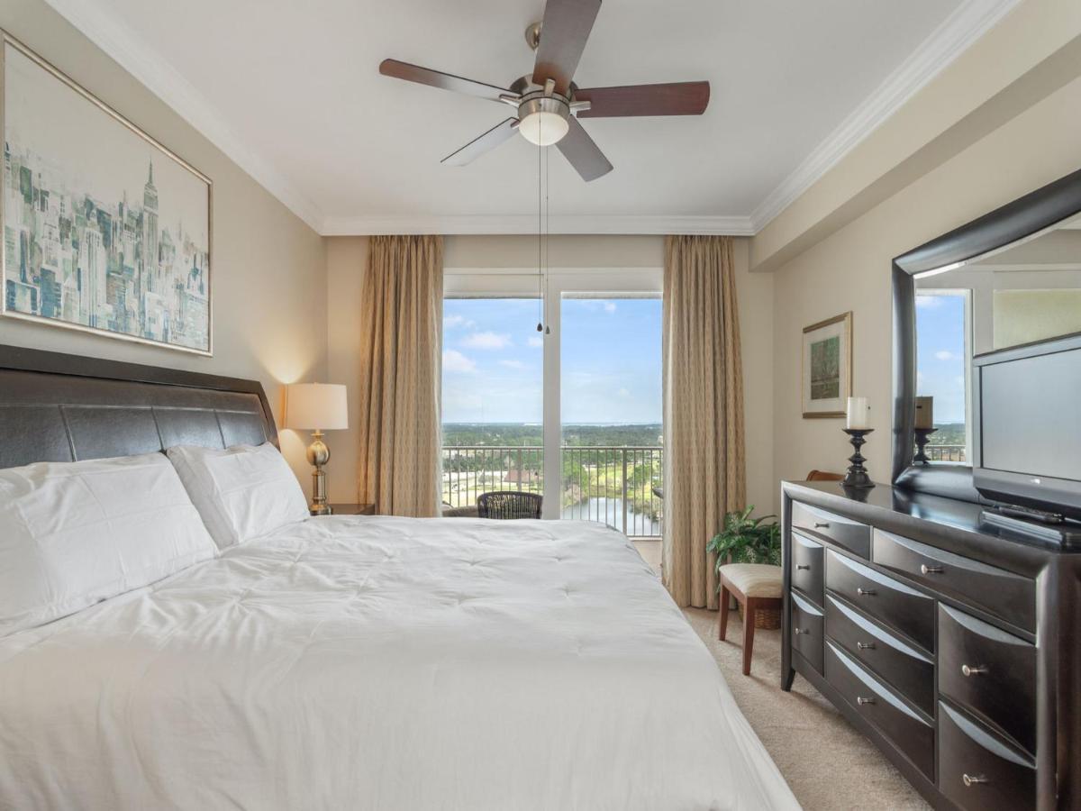 Laketown Wharf 1830, 2 Bedroom, Lake View, Wi-fi, 5 Pools, Sleeps 6 Panama City Beach