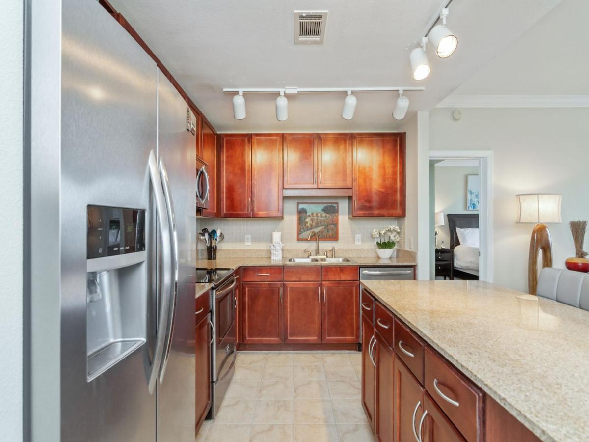 Laketown Wharf 1830, 2 Bedroom, Lake View, Wi-fi, 5 Pools, Sleeps 6 *