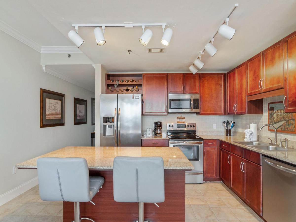 Apartment Laketown Wharf 1830, 2 Bedroom, Lake View, Wi-fi, 5 Pools, Sleeps 6