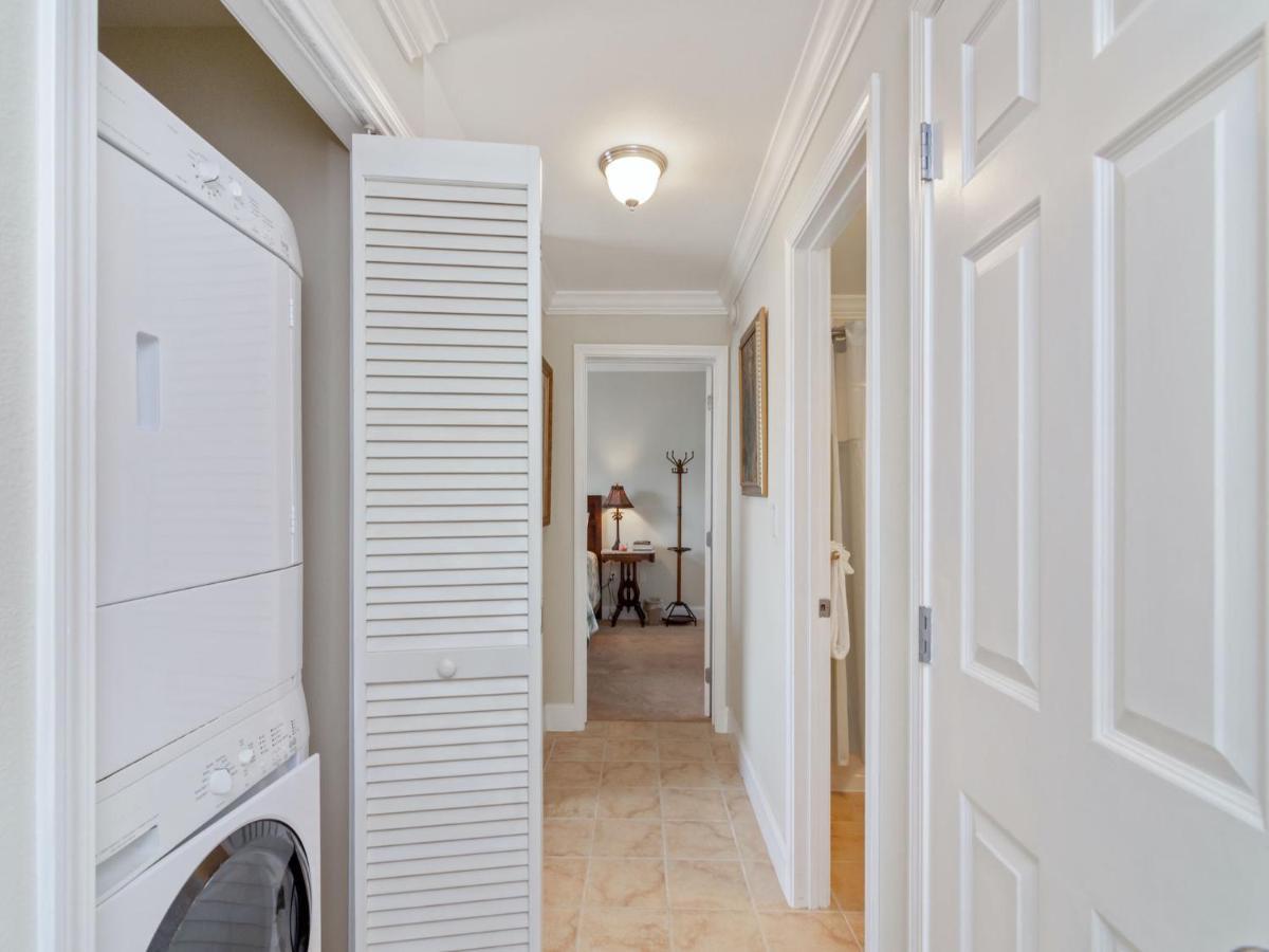 Apartment Laketown Wharf 1830, 2 Bedroom, Lake View, Wi-fi, 5 Pools, Sleeps 6 Panama City Beach