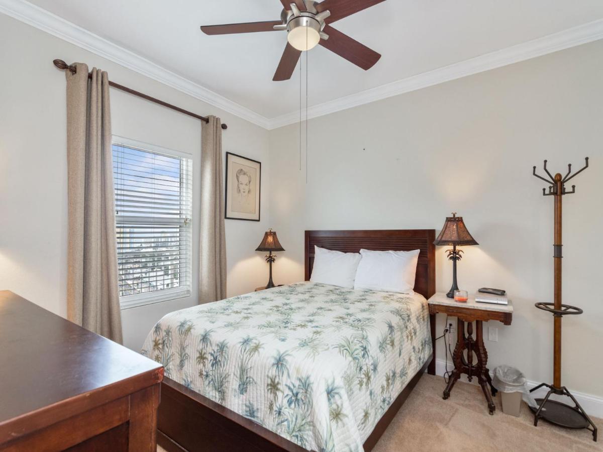 Laketown Wharf 1830, 2 Bedroom, Lake View, Wi-fi, 5 Pools, Sleeps 6 Panama City Beach