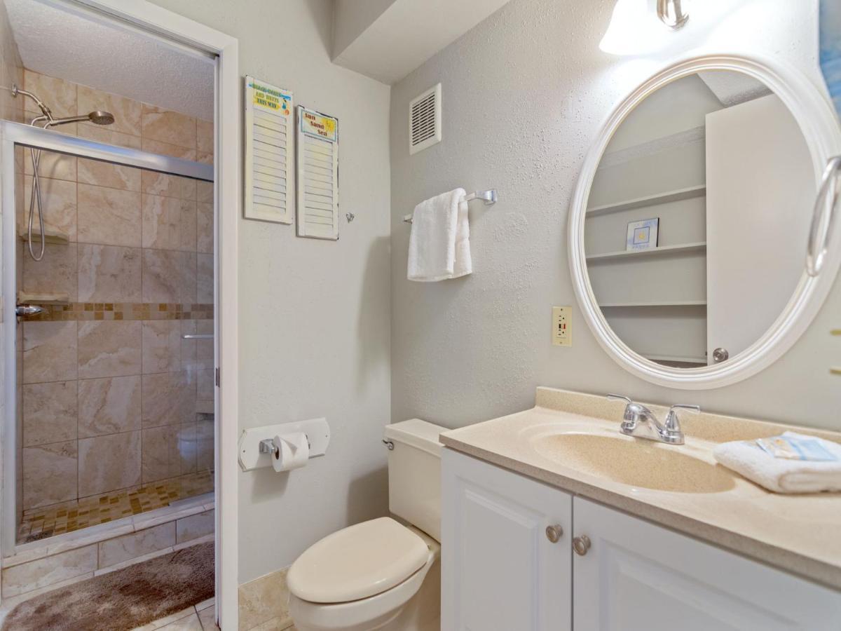 Apartment Summit 913, 1 Bedroom, Sleeps 6, Beachfront, Wi-fi, Pool Panama City Beach