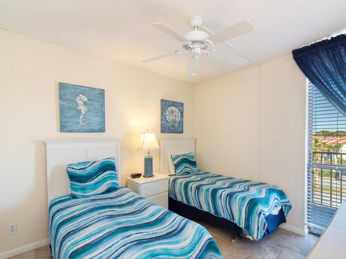 Apartment Edgewater Leeward 406, 2 Bedroom, Beach Front, Pool, Sleeps 6 *