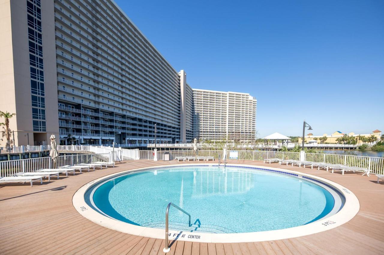 Laketown Wharf 1830, 2 Bedroom, Lake View, Wi-fi, 5 Pools, Sleeps 6 Apartment *