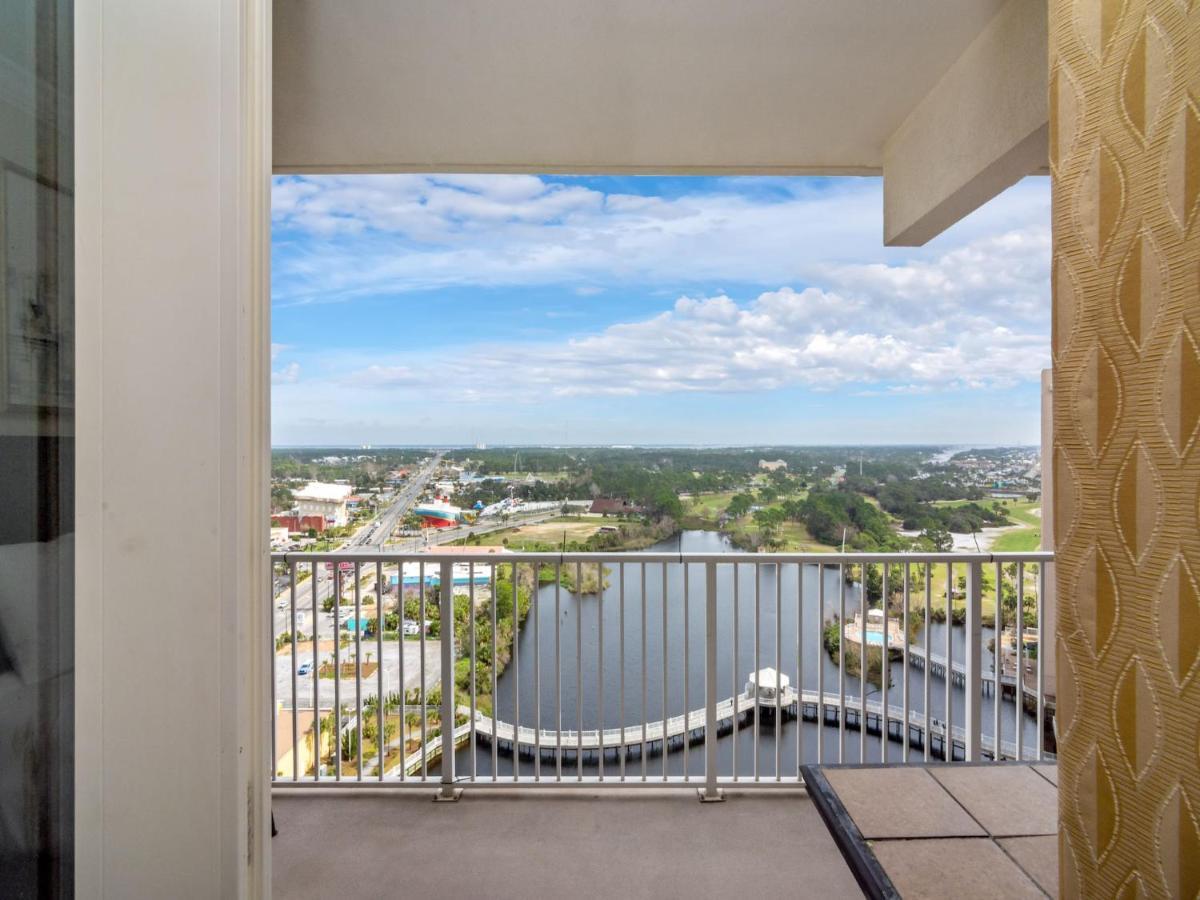Laketown Wharf 1830, 2 Bedroom, Lake View, Wi-fi, 5 Pools, Sleeps 6 * Panama City Beach