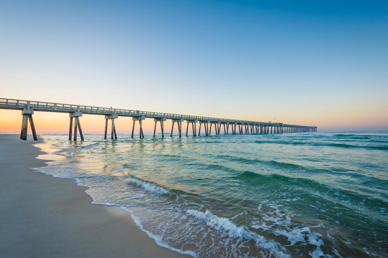 Laketown Wharf 1830, 2 Bedroom, Lake View, Wi-fi, 5 Pools, Sleeps 6 * Panama City Beach