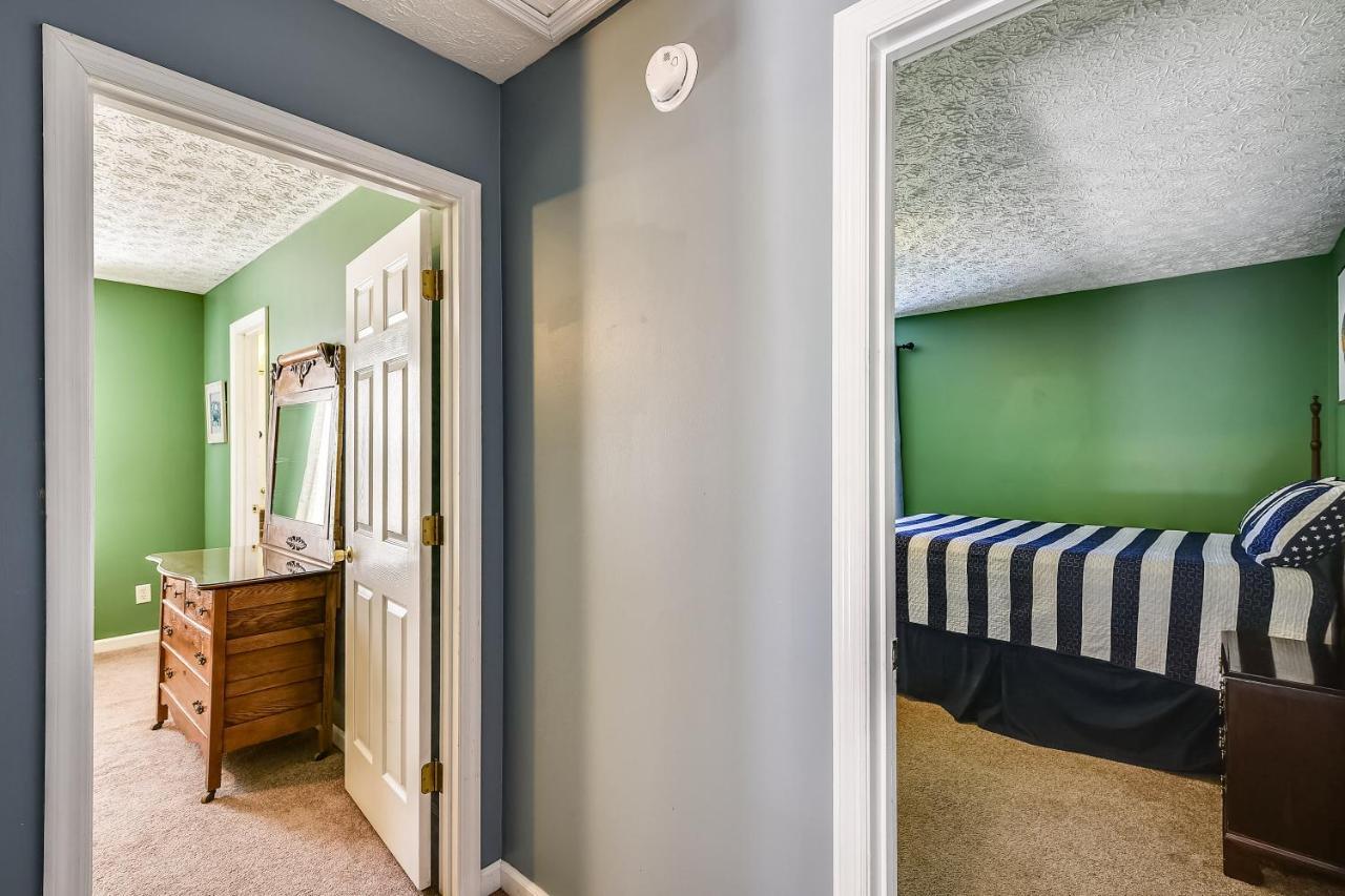 Willows Beach Retreat By Book That Condo Holiday home *