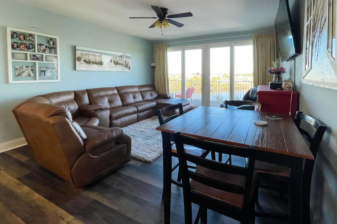 Laketown Wharf V Holiday home