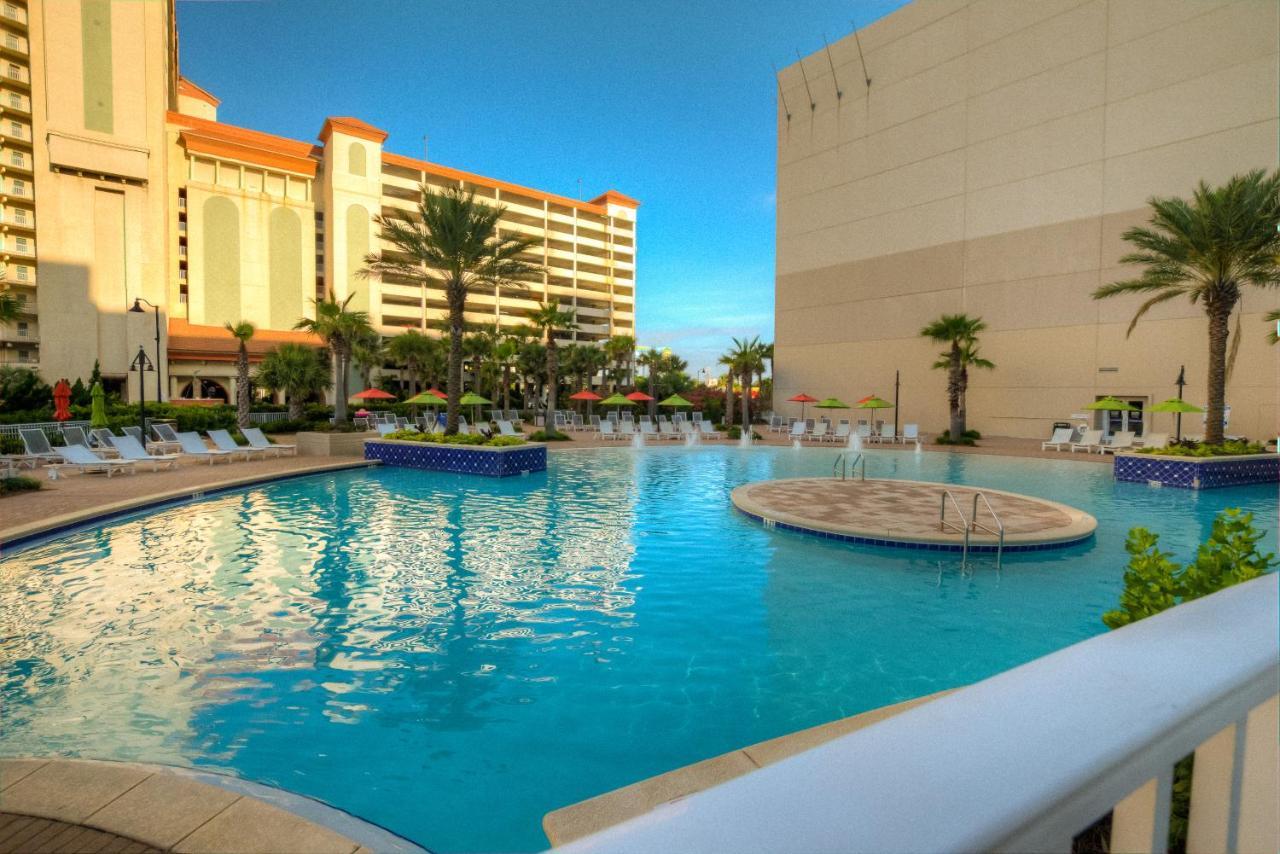 Laketown 302! Beautiful 1 Bd, 2ba! Lower Floor, Multiple Pools! Holiday home Panama City Beach