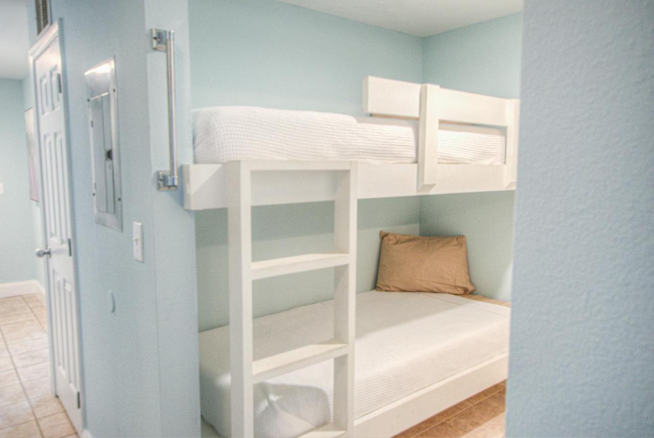 Laketown 302! Beautiful 1 Bd, 2ba! Lower Floor, Multiple Pools! * Panama City Beach