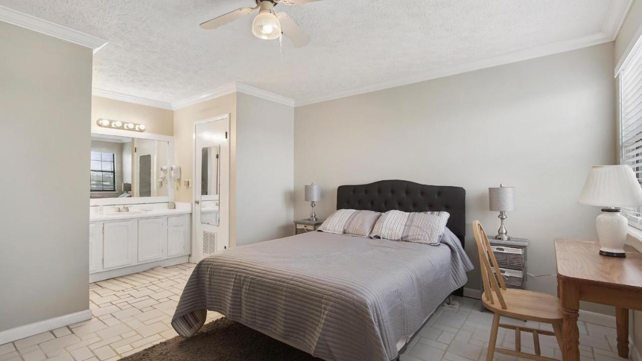 Holiday home Sweet Retreat By Seeker Vacations *
