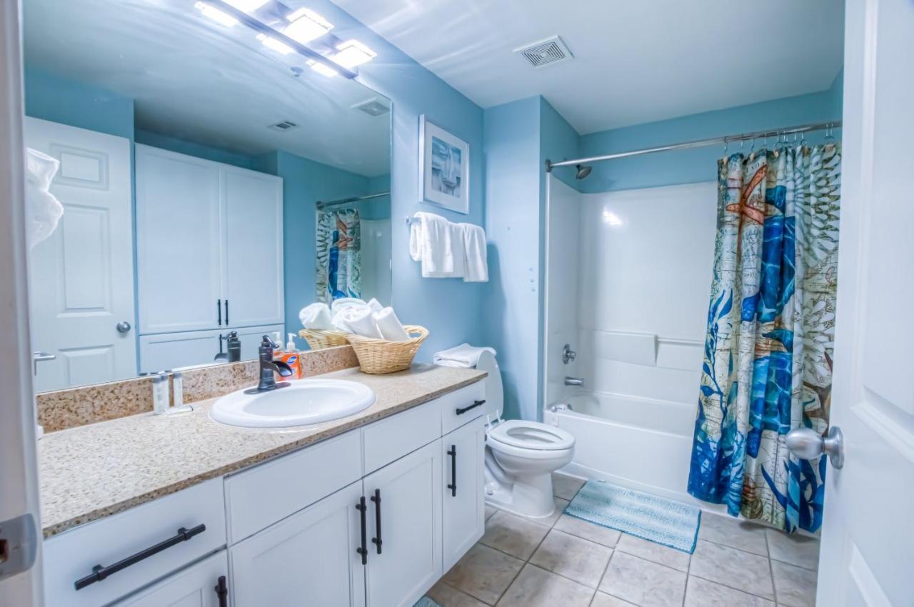 Laketown Wharf 920! Beautiful 3 Bd, Great Amenities, And Great Location Holiday home