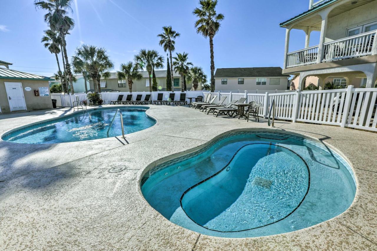 Sunny Pcb With Balcony Steps To The Beach! Holiday home *