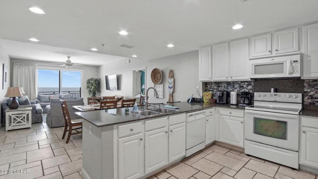 Sterling Breeze 1007 Apartment