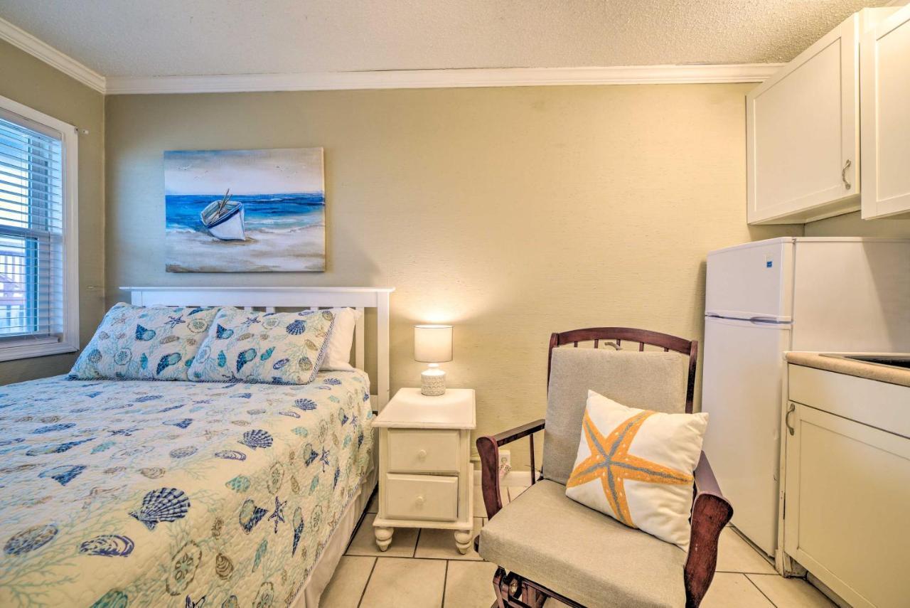 Beachfront Pcb Studio Pool, Patio And Deck Access! * Panama City Beach
