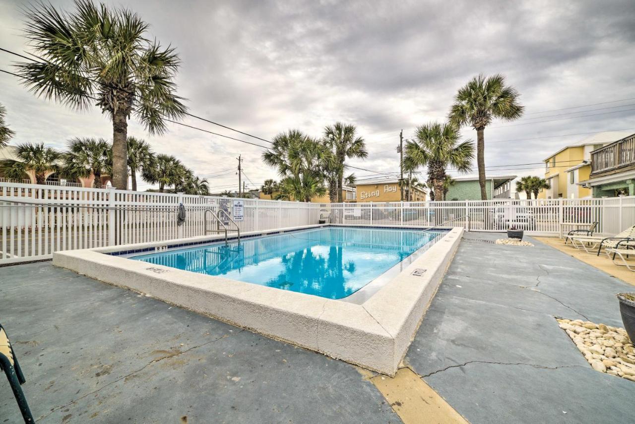 Apartment Beachfront Pcb Studio Pool, Patio And Deck Access!
