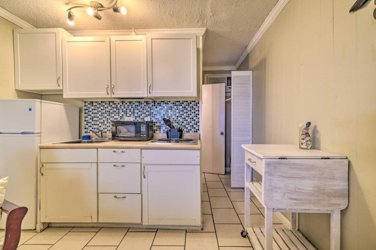 Beachfront Pcb Studio Pool, Patio And Deck Access! *