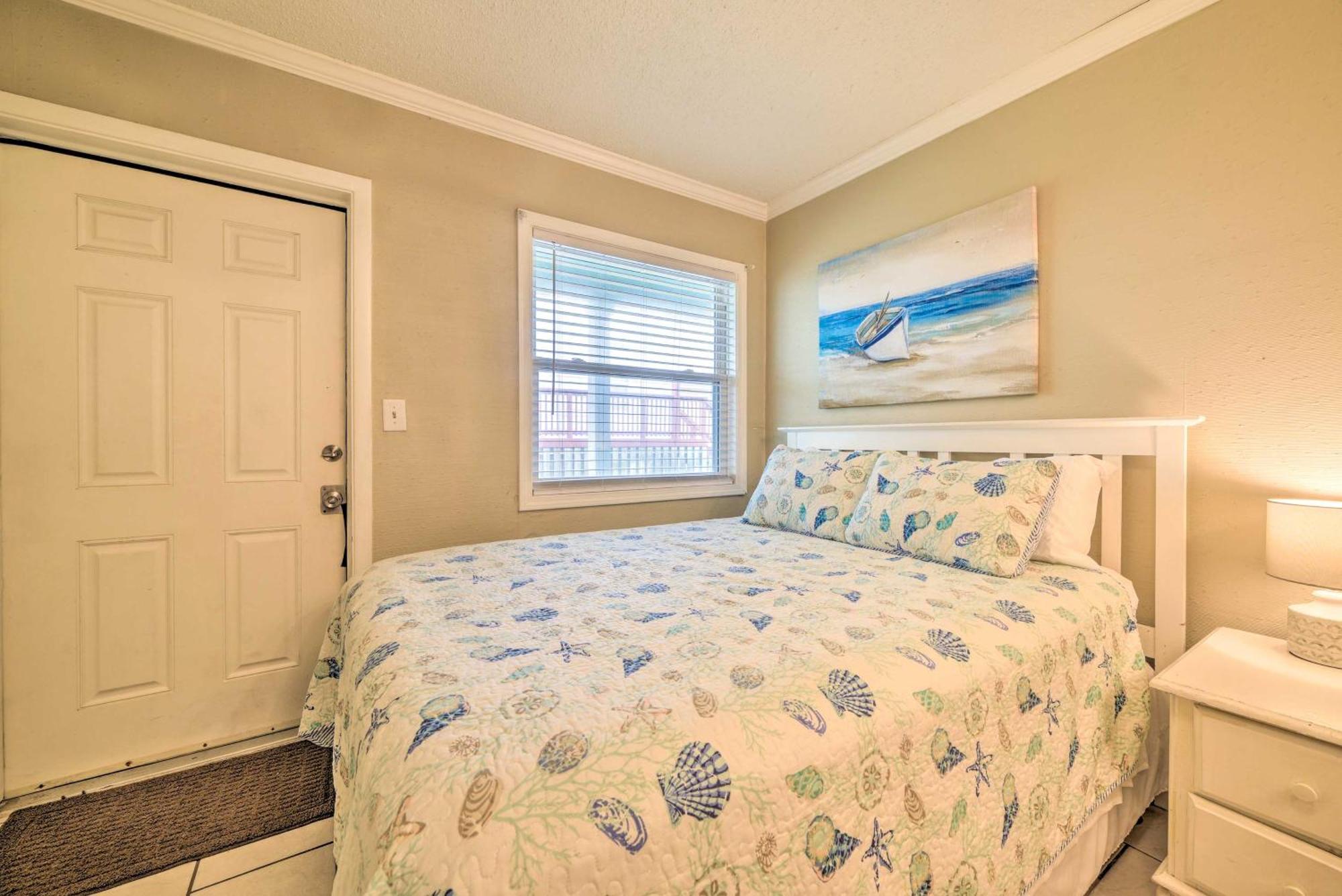 Apartment Beachfront Pcb Studio Pool, Patio And Deck Access! Panama City Beach