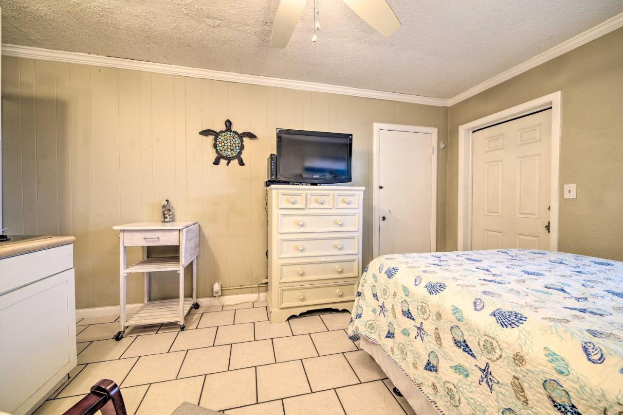Beachfront Pcb Studio Pool, Patio And Deck Access! Panama City Beach