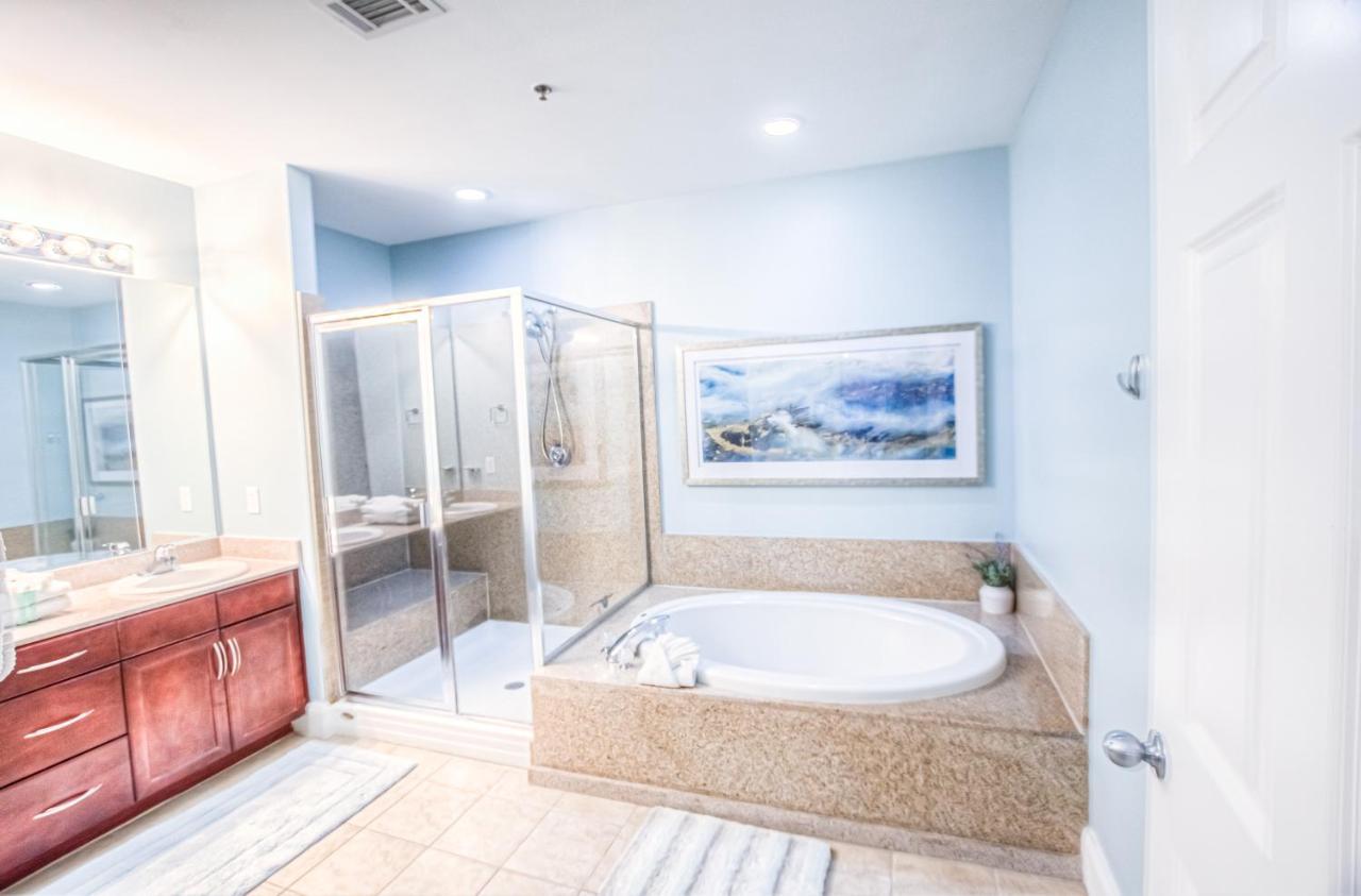 Large 3 Bd Penthouse 2120 In Laketown, Great Views And Amenities! Holiday home *