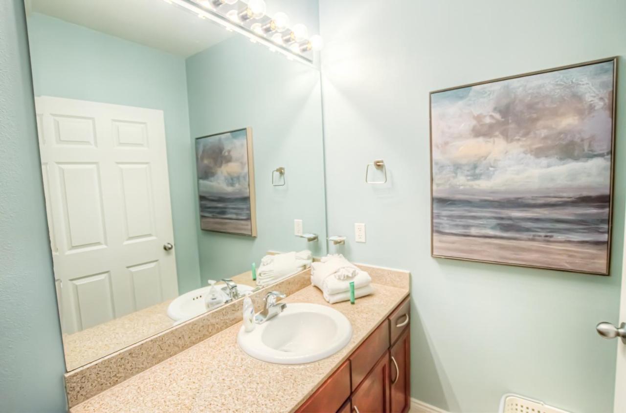 Large 3 Bd Penthouse 2120 In Laketown, Great Views And Amenities! Holiday home *