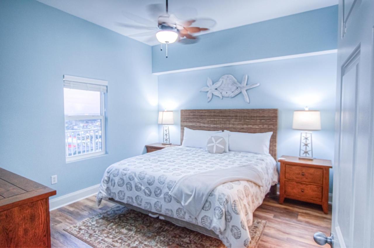 Holiday home Large 3 Bd Penthouse 2120 In Laketown, Great Views And Amenities! *