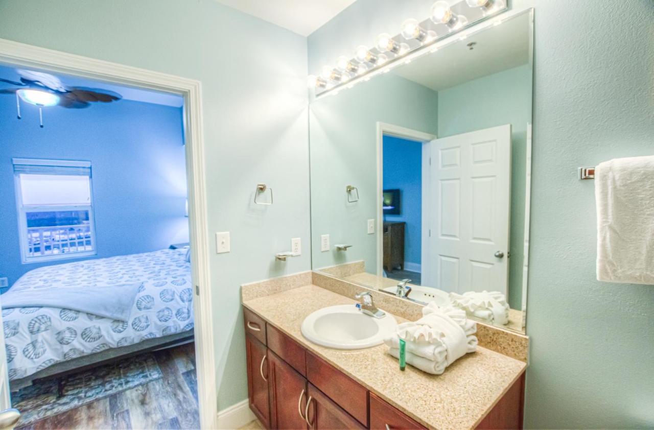 Large 3 Bd Penthouse 2120 In Laketown, Great Views And Amenities! * Panama City Beach