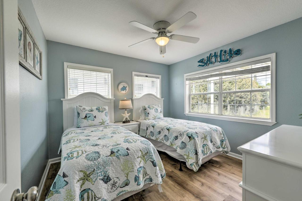 Holiday home Breezy Pcb Retreat With Direct Access!