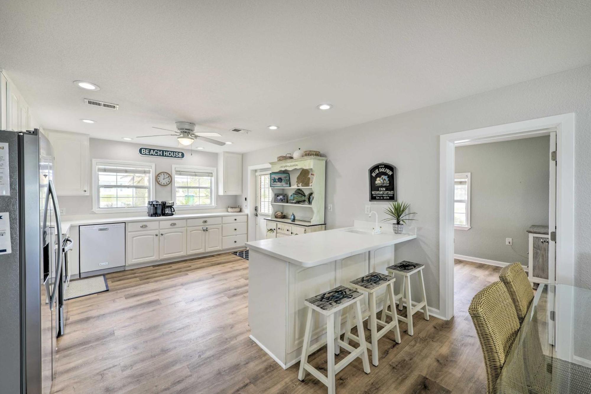 Holiday home Breezy Pcb Retreat With Direct Access! *