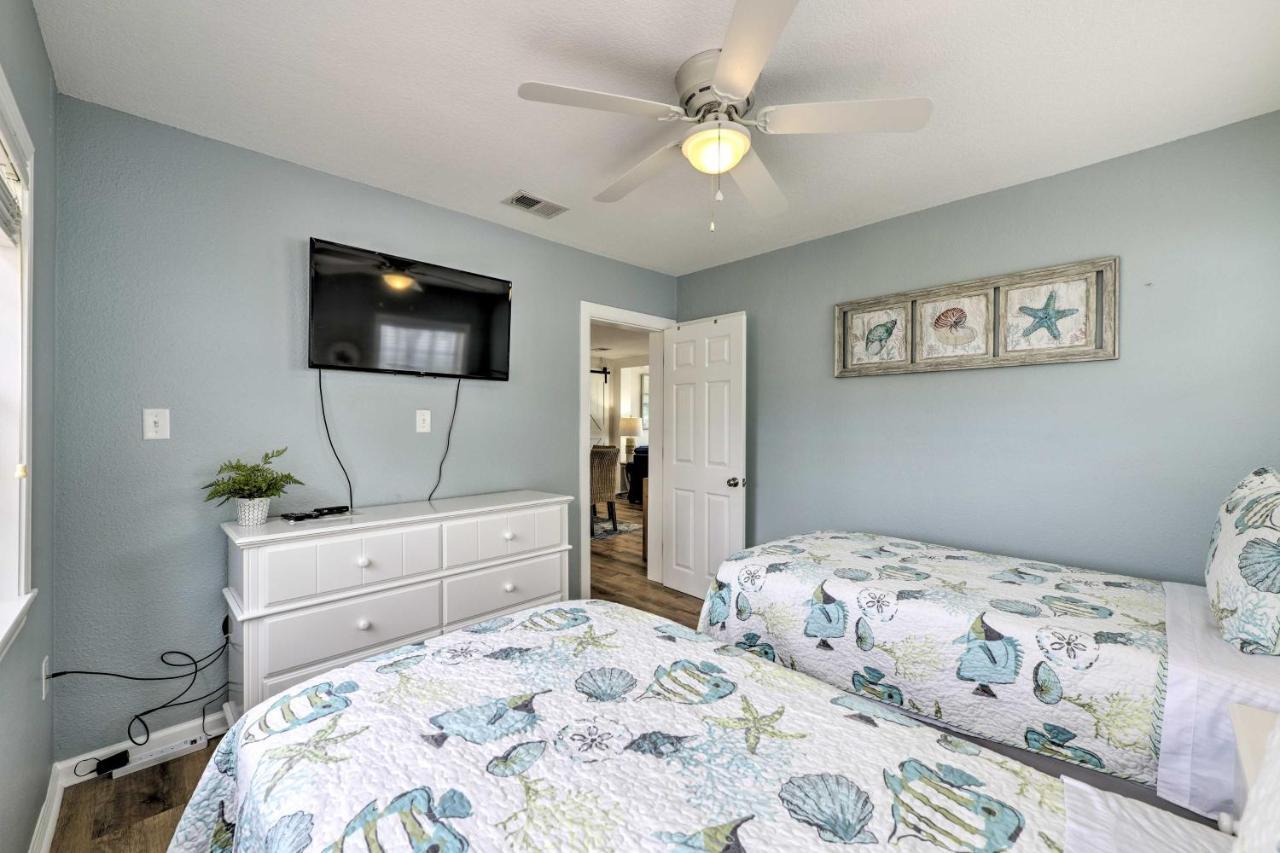 Breezy Pcb Retreat With Direct Access! Holiday home