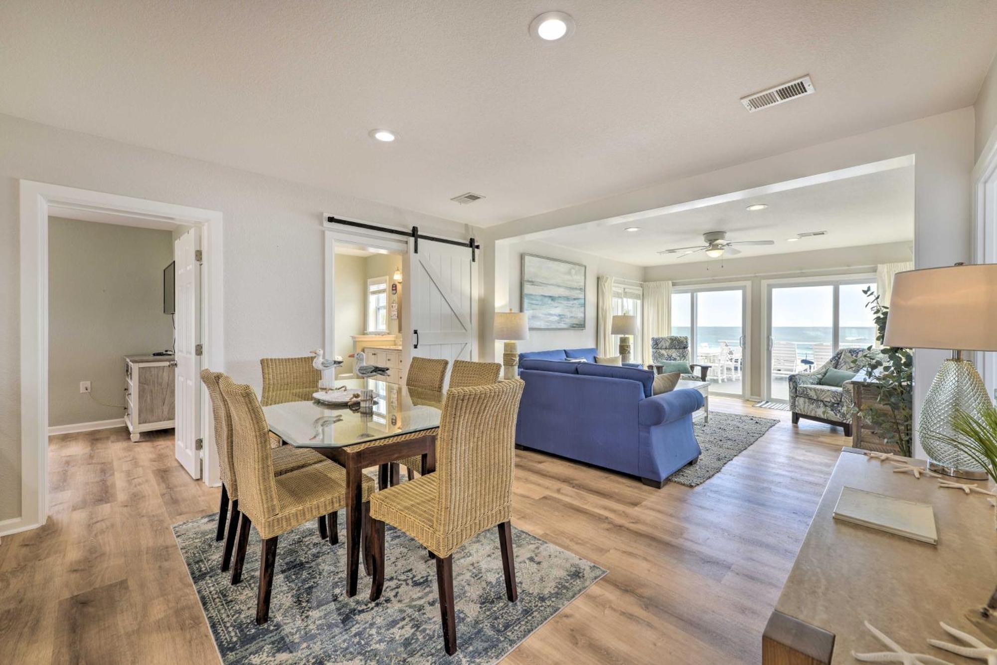 Breezy Pcb Retreat With Direct Access! *