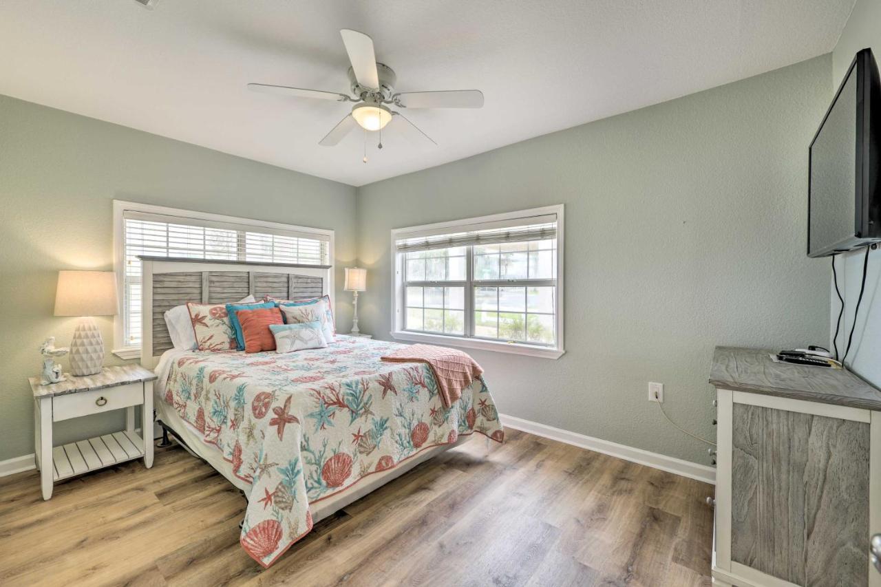 Breezy Pcb Retreat With Direct Access! Holiday home *