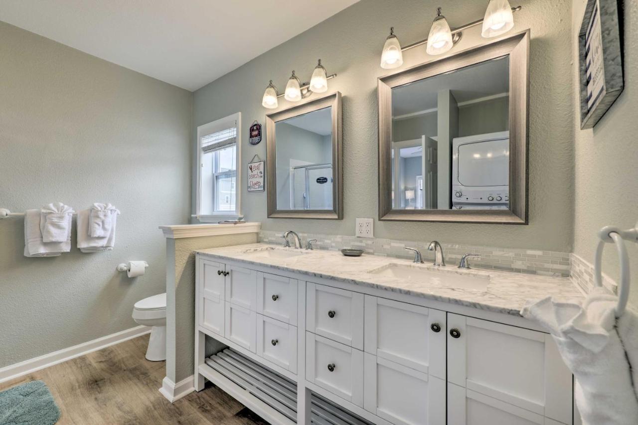 Holiday home Breezy Pcb Retreat With Direct Access!