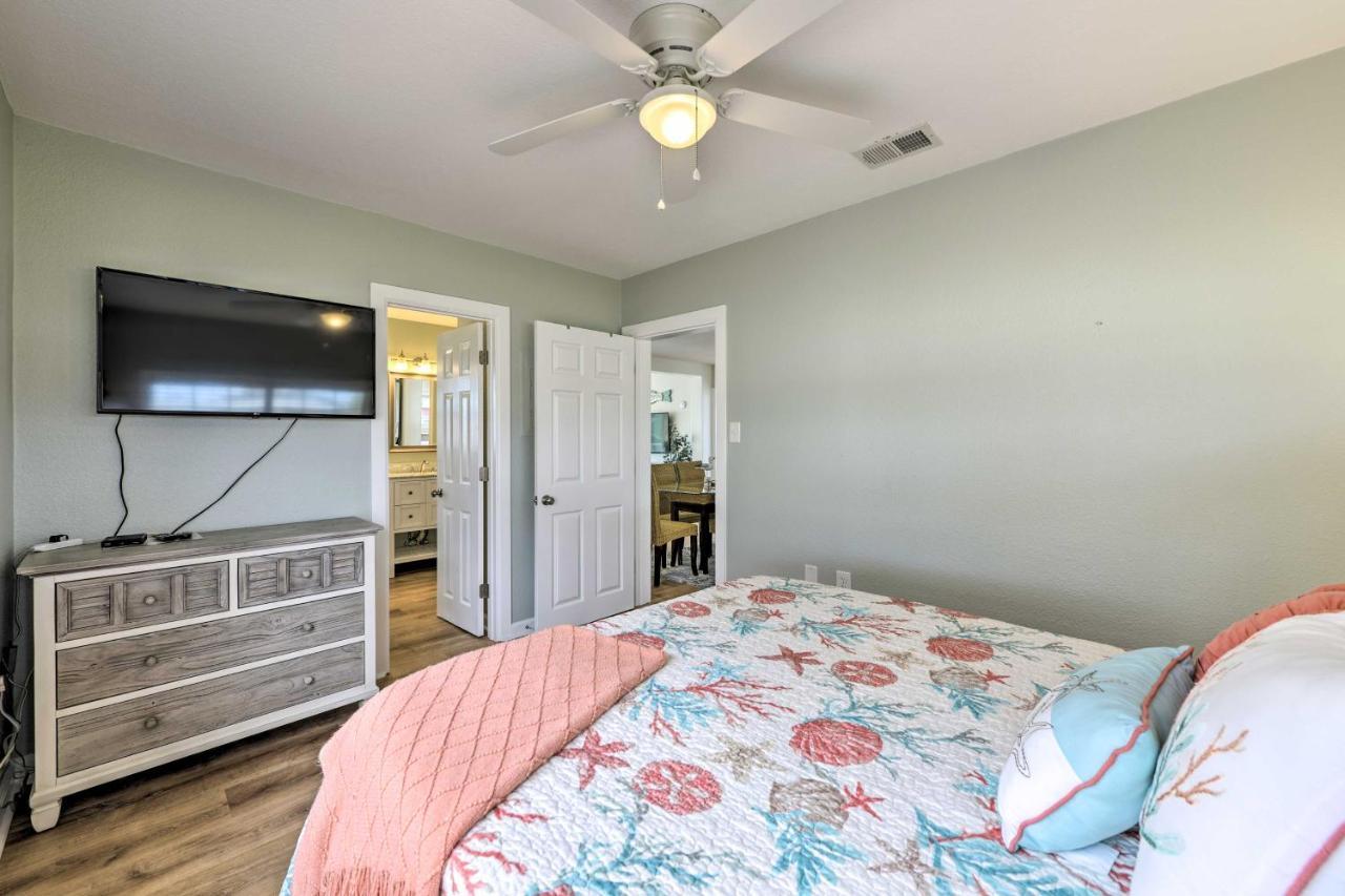 Breezy Pcb Retreat With Direct Access! Holiday home