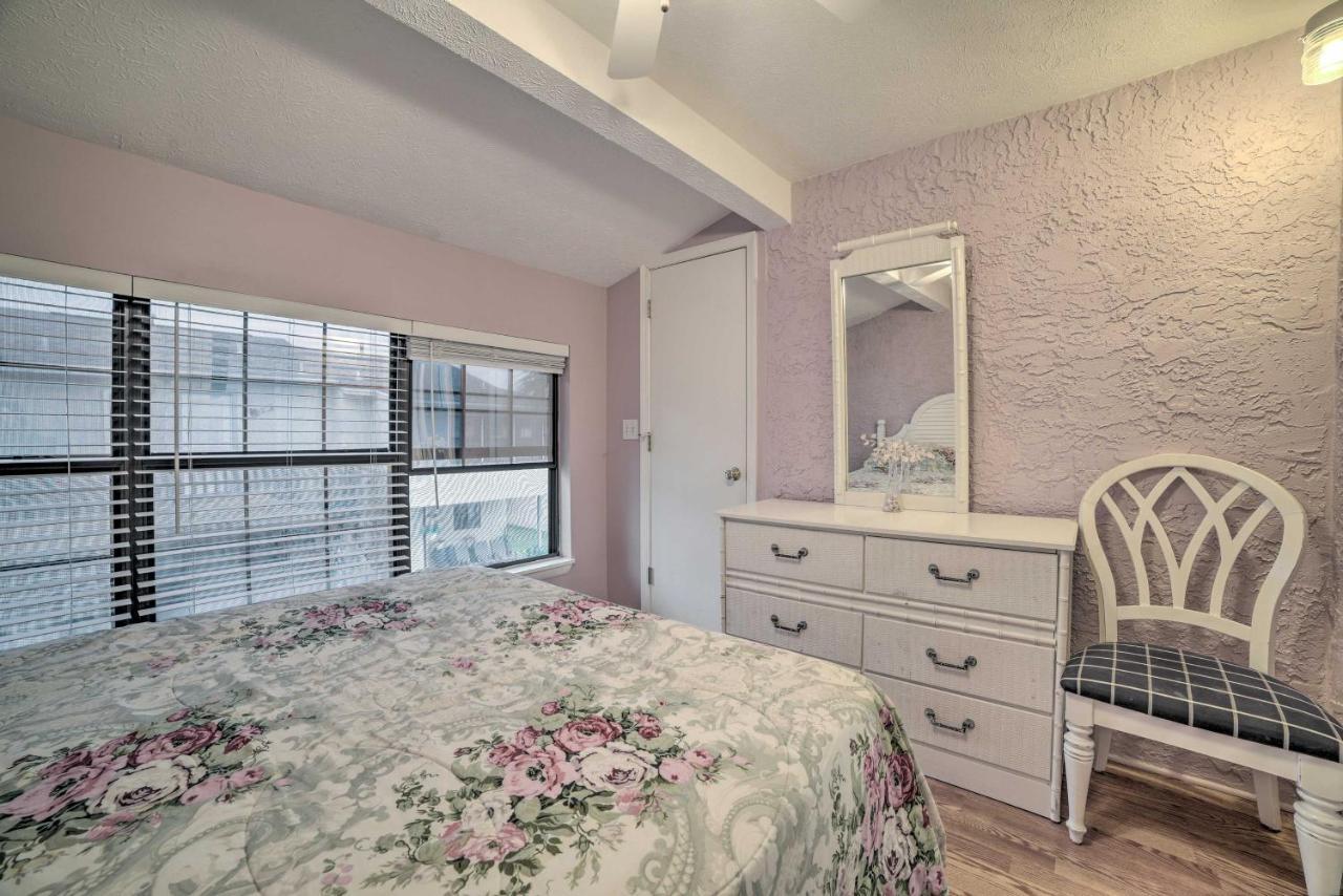 Panama Townhome - Walk To Beach! Holiday home *