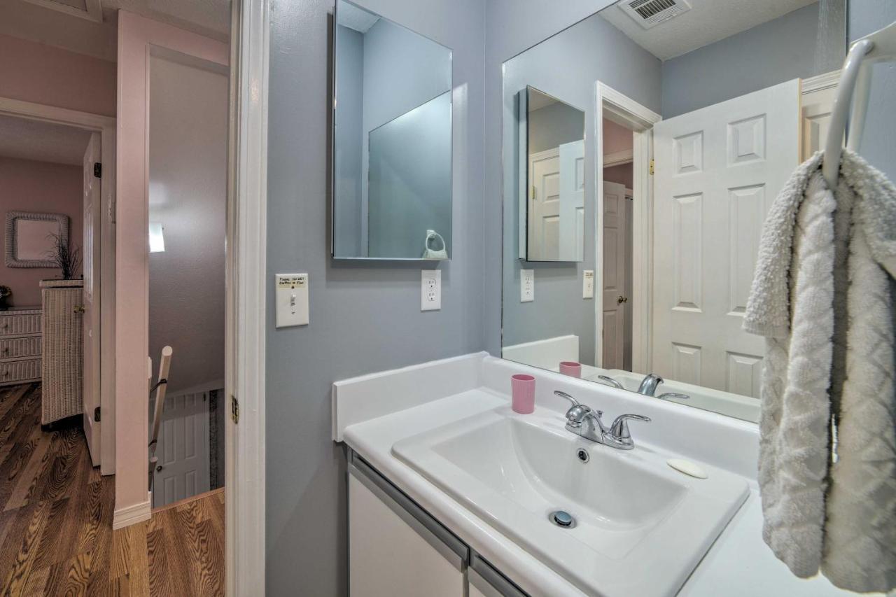Panama Townhome - Walk To Beach! Holiday home *