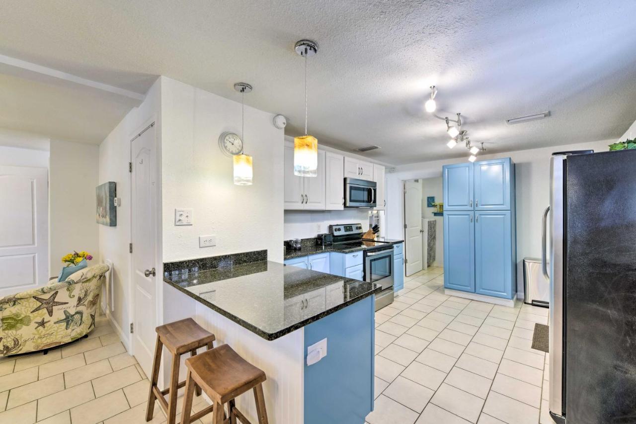 Pcb Group Retreat With Deck, 1 Block To Beach! Holiday home Panama City Beach