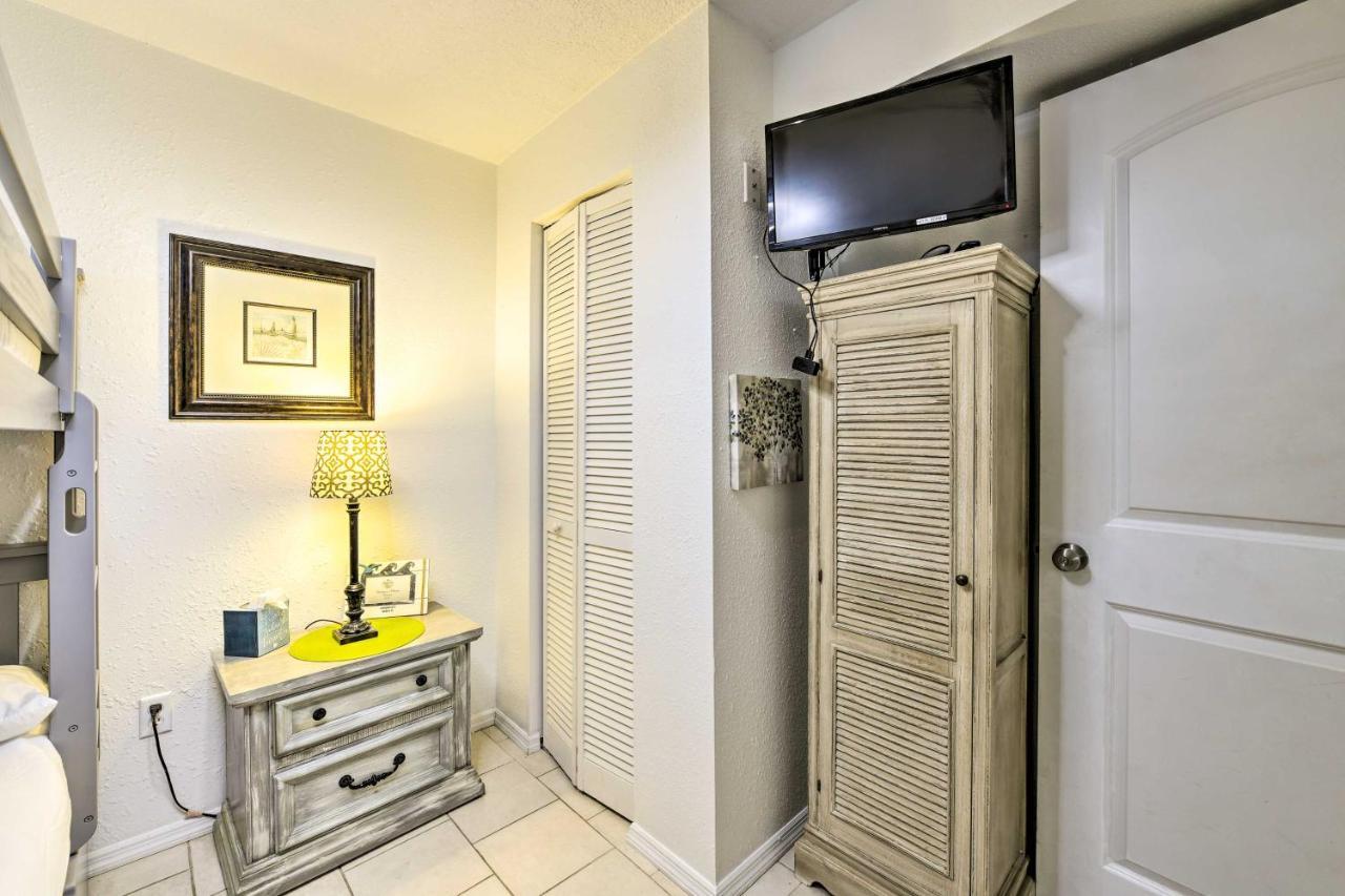 Pcb Group Retreat With Deck, 1 Block To Beach! Holiday home Panama City Beach